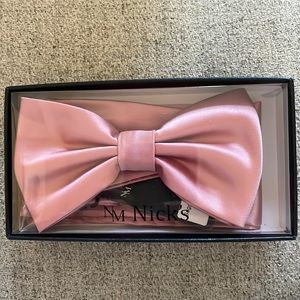 Mauve pink bow tie